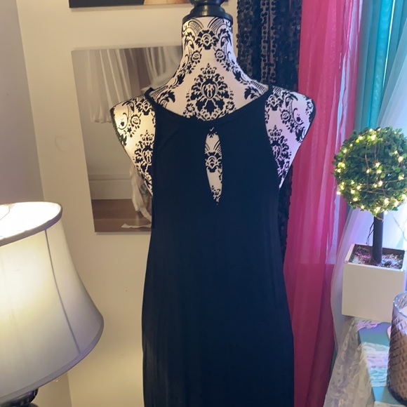 Gorgeous maxi spaghetti strap/ keyhole back - Picture 5 of 7